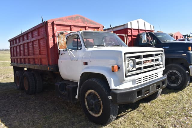 Image of GMC 7000 equipment image 3