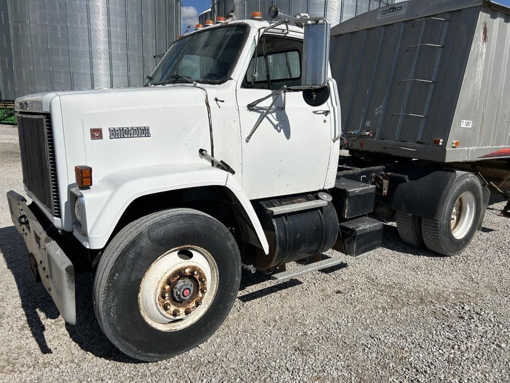 1987 GMC Brigadier Equipment Image0