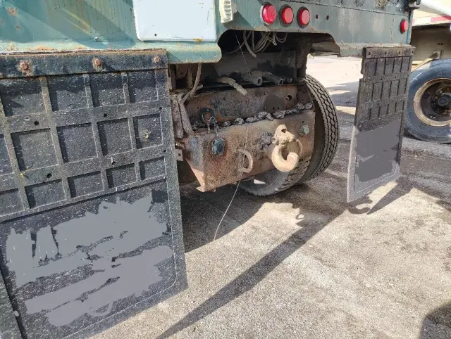 Image of GMC C6500 equipment image 4