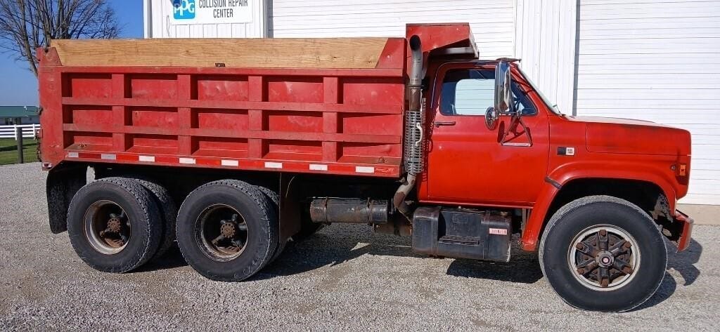 1987 GMC C7000 Equipment Image0