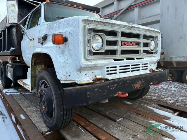 Image of GMC C7000 equipment image 1