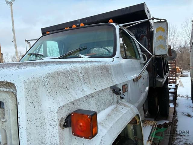 Image of GMC C7000 equipment image 4