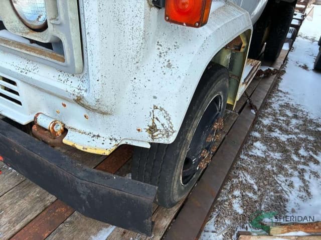 Image of GMC C7000 equipment image 3