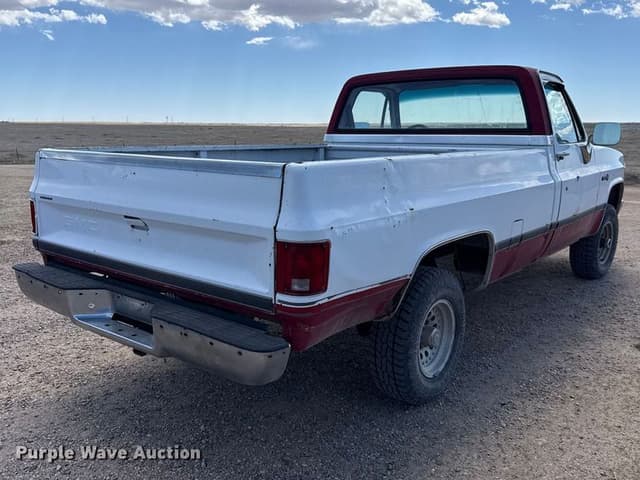 Image of GMC Sierra 1500 equipment image 4