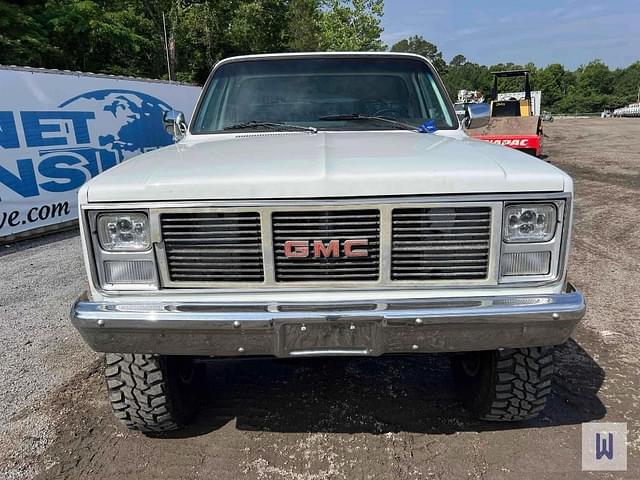 Image of GMC Sierra equipment image 1