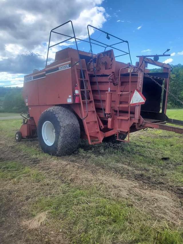 Image of Hesston 4900 equipment image 2