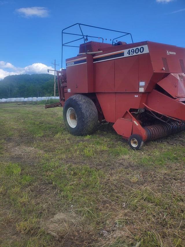 Image of Hesston 4900 equipment image 1