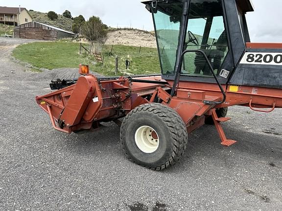 Image of Hesston 8200 equipment image 1