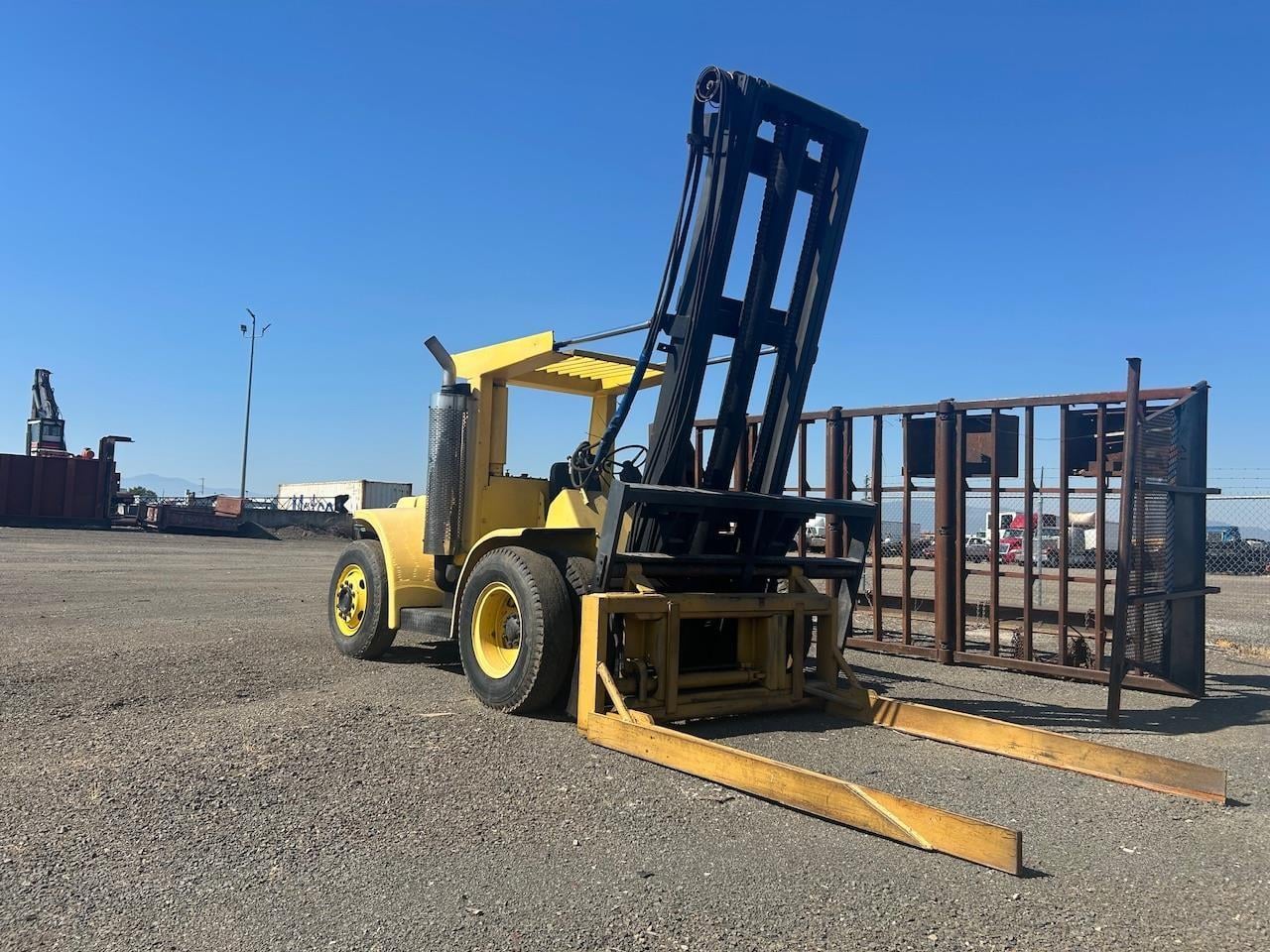 1987 Hyster H180H Equipment Image0