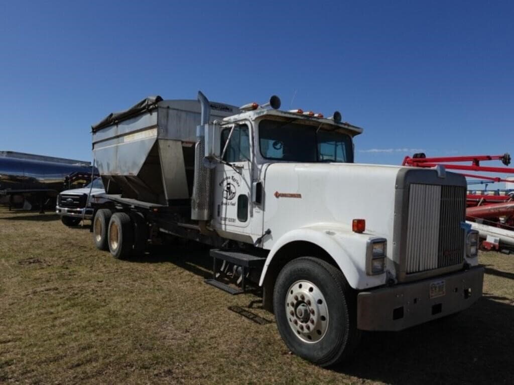 Image of International F9370 Primary image