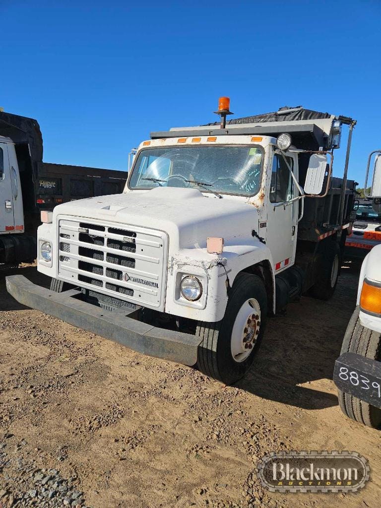 1987 International 1754 Equipment Image0