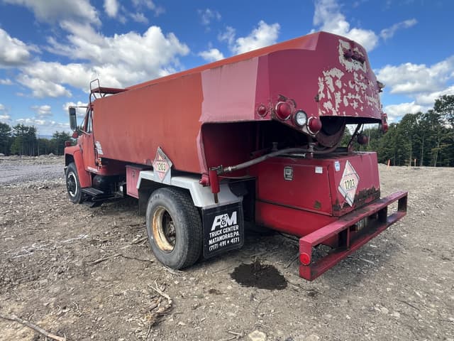 Image of International 1954D equipment image 1