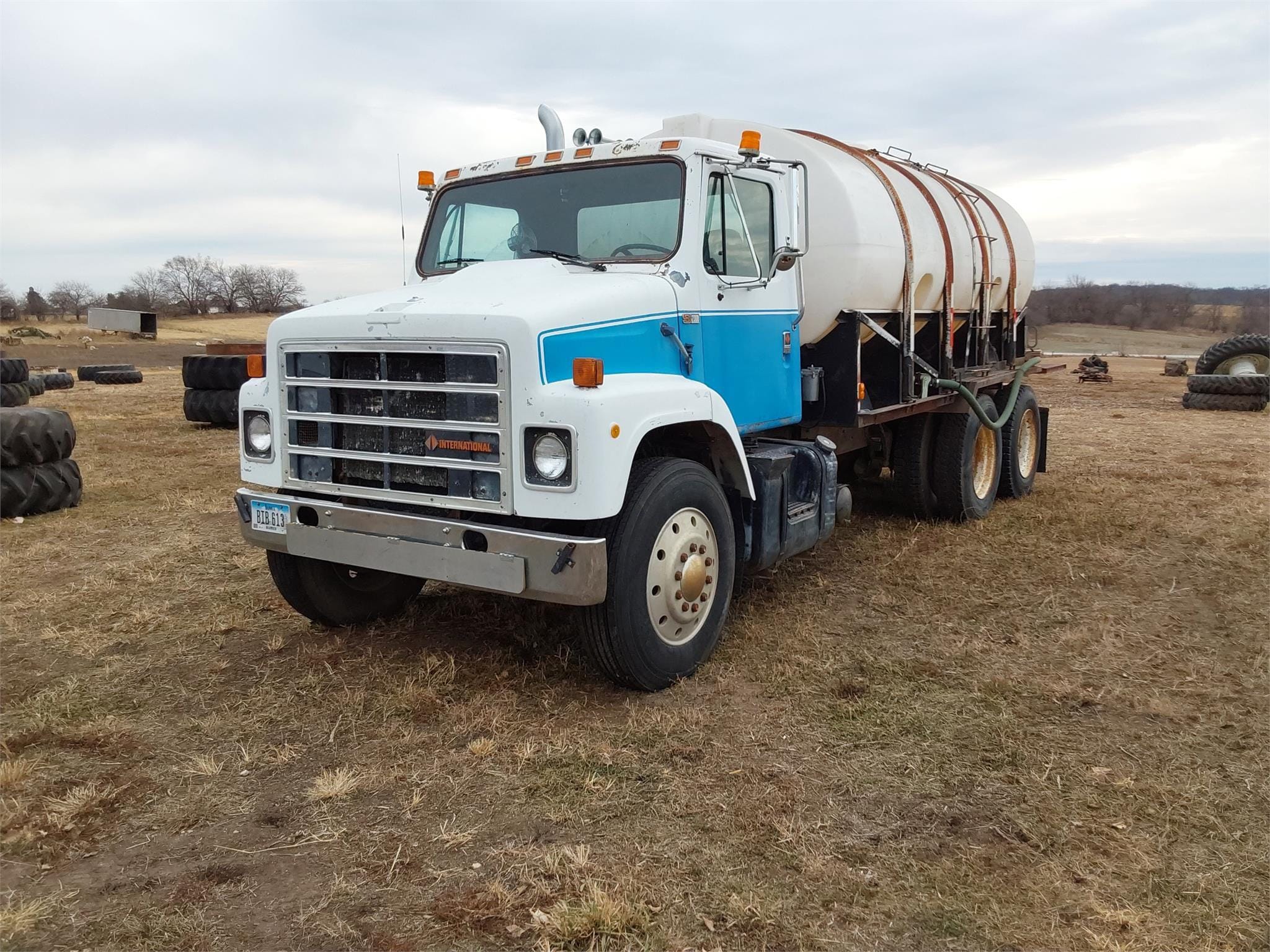 Main image International F2375