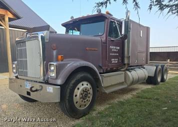 Main image International F9370