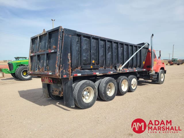 Image of International F-2674 equipment image 2