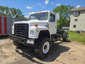 1987 International 1854 Image