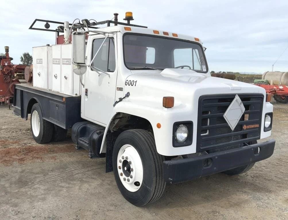 1987 International S1700 Equipment Image0