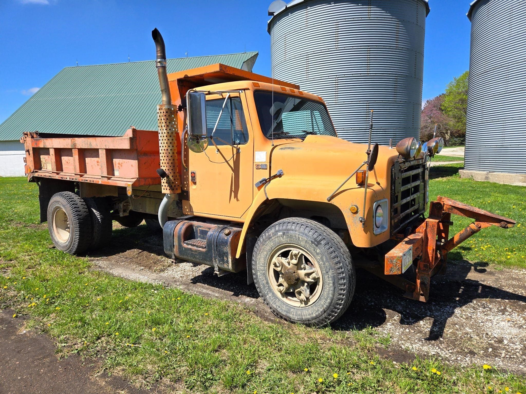 1987 International S1900 Equipment Image0