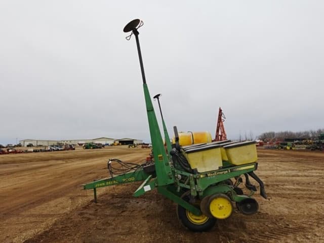 Image of John Deere 7200 equipment image 3