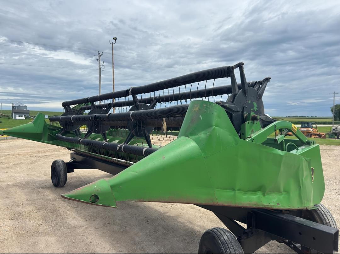 Image of John Deere 220 Primary image