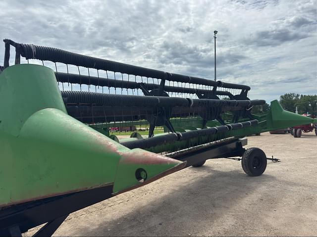 Image of John Deere 220 equipment image 4