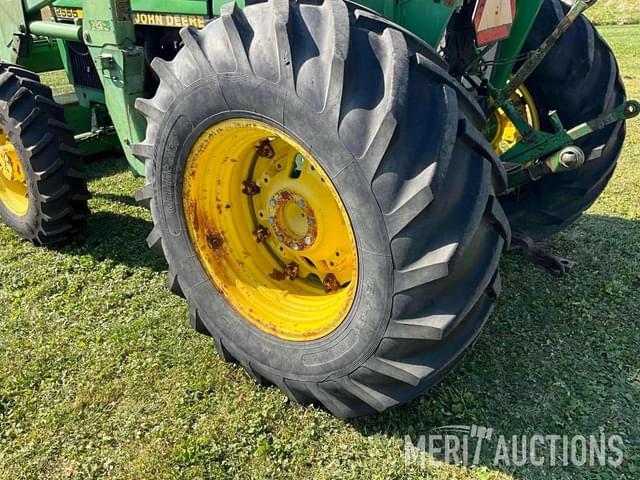 Image of John Deere 2555 equipment image 4