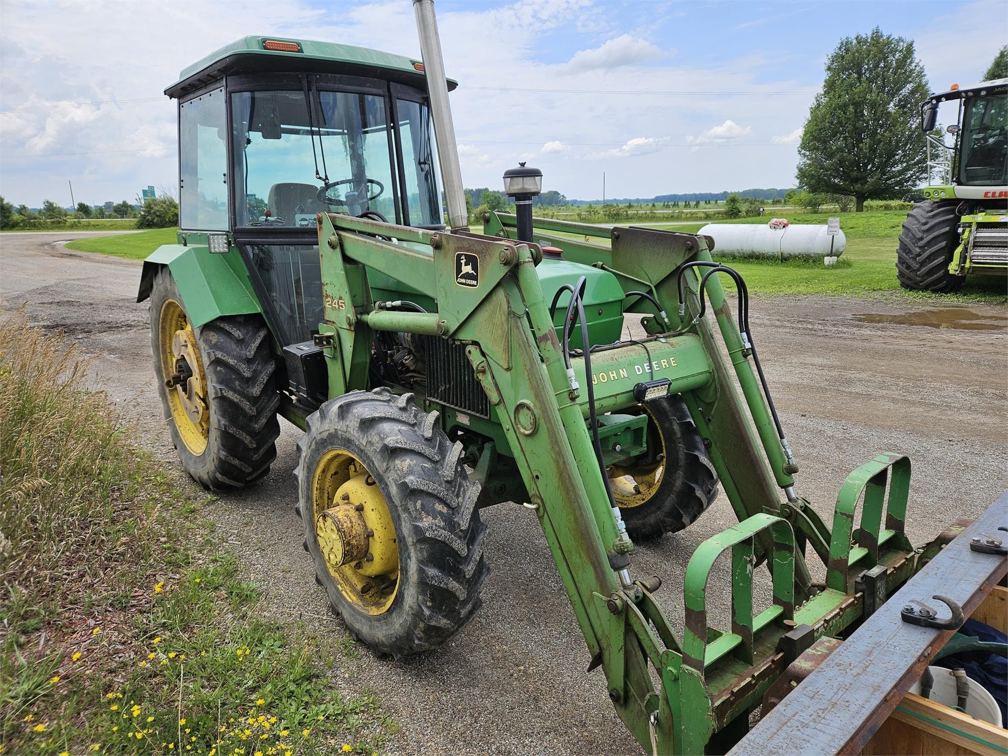 1987 John Deere 2755 Equipment Image0