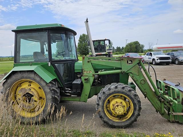 Image of John Deere 2755 equipment image 1