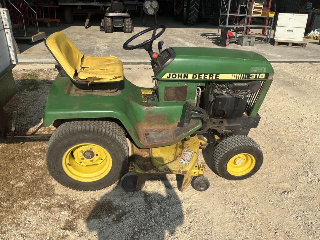 Image of John Deere 318 Primary image