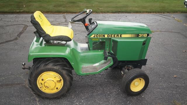 Image of John Deere 318 equipment image 3