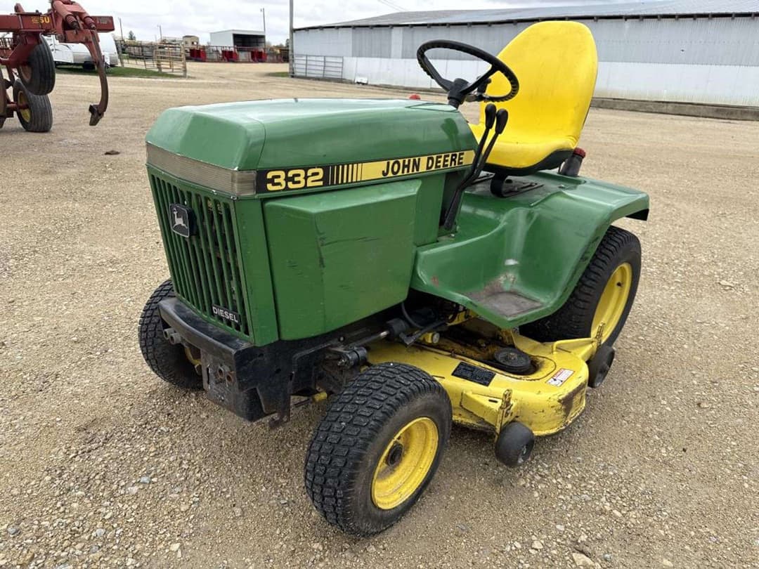 Image of John Deere 332 Primary image