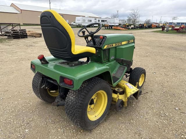 Image of John Deere 332 equipment image 3