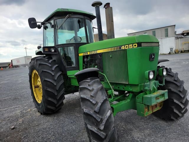 Image of John Deere 4050 equipment image 4
