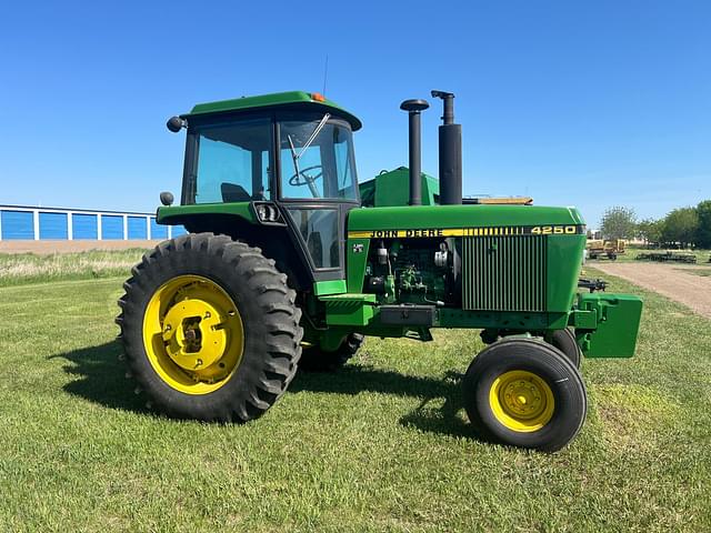 Image of John Deere 4250 equipment image 4