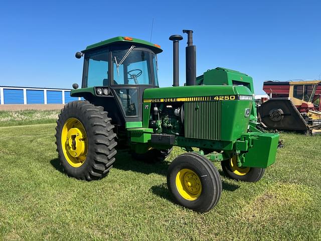 Image of John Deere 4250 equipment image 3