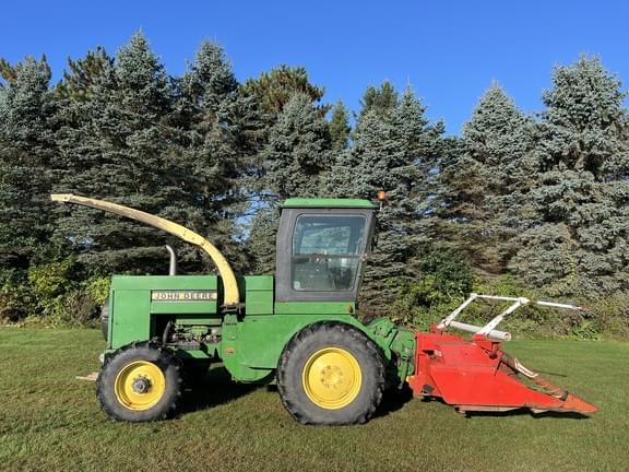 Image of John Deere 5730 equipment image 1