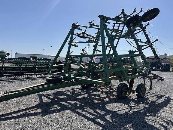 Image of John Deere 610 Primary image