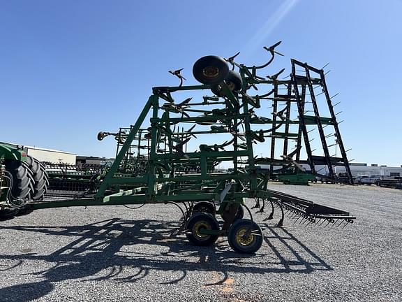 Image of John Deere 610 equipment image 1