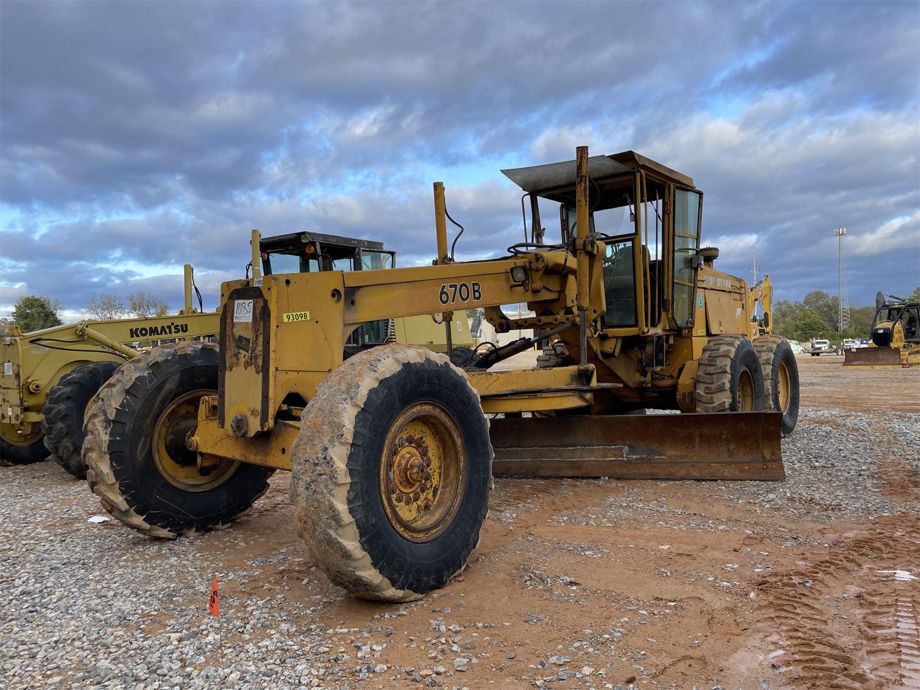 Main image John Deere 670B