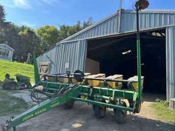 Main image John Deere 7200