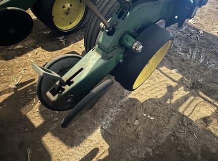 Image of John Deere 7200 equipment image 3