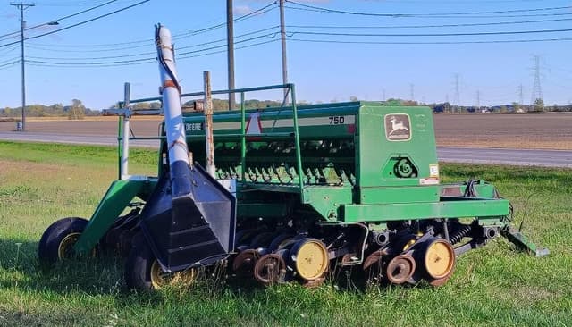 Image of John Deere 750 equipment image 1