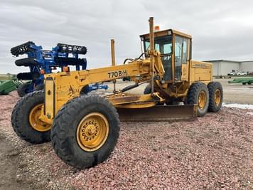 Main image John Deere 770BH