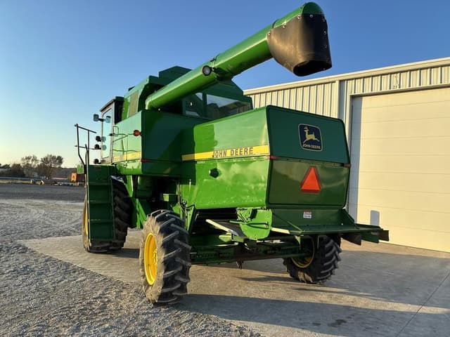 Image of John Deere 7720 Titan II equipment image 4