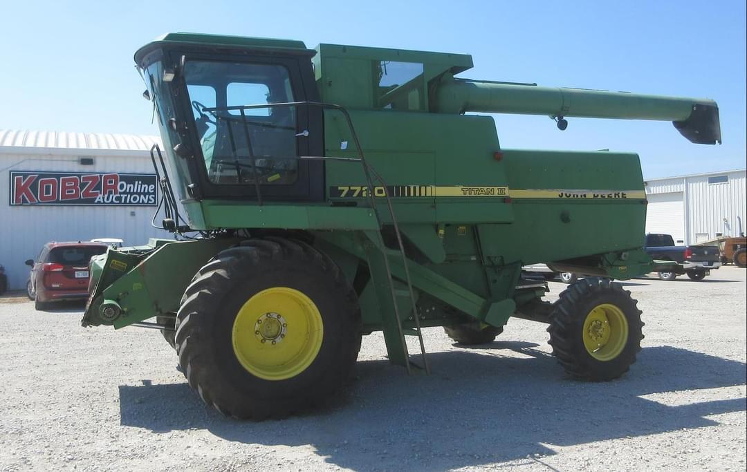 Image of John Deere 7720 Titan II Primary image