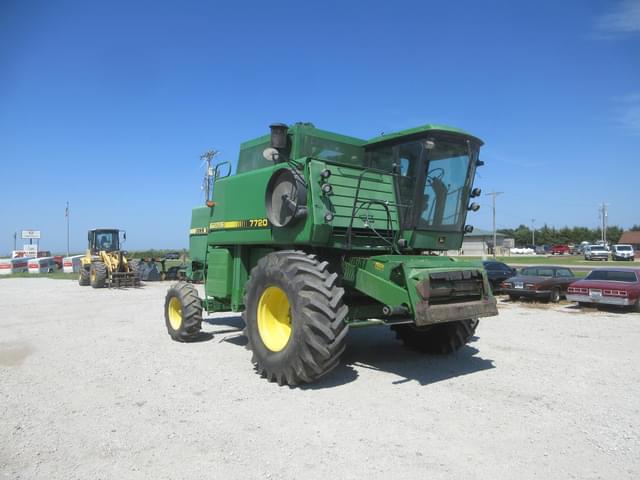 Image of John Deere 7720 Titan II equipment image 2