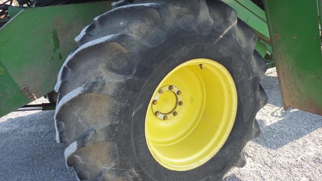 Image of John Deere 7720 Titan II equipment image 4