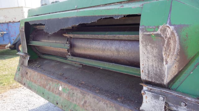 Image of John Deere 7720 Titan II equipment image 3