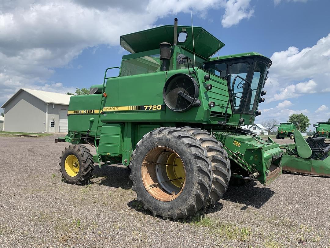 Image of John Deere 7720 Titan II Primary image