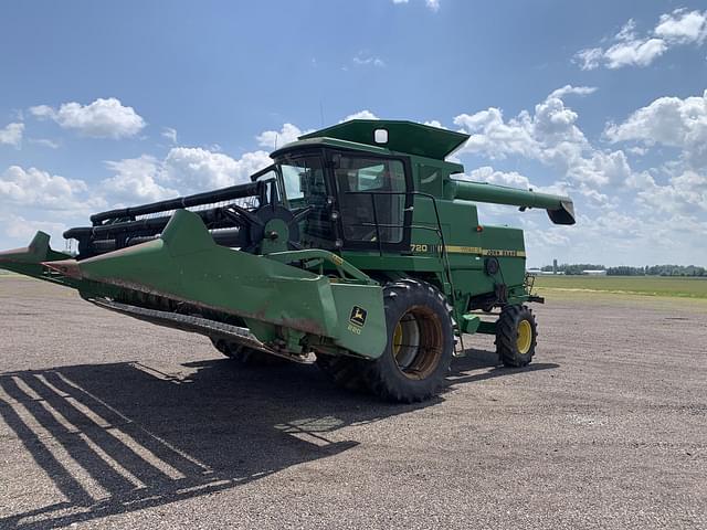 Image of John Deere 7720 Titan II equipment image 2